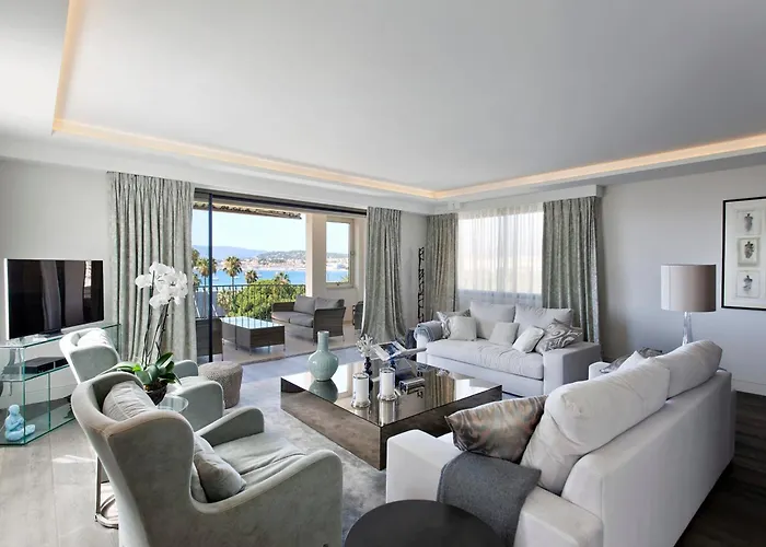 Apartment Ref 1238 - Croisette - Sea View For Rent *