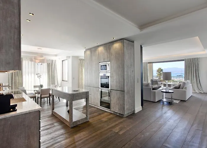 Ref 1238 - Croisette - Sea View For Rent Cannes