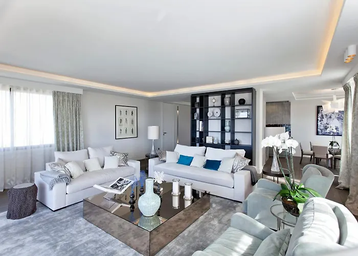 Apartment Ref 1238 - Croisette - Sea View For Rent Cannes